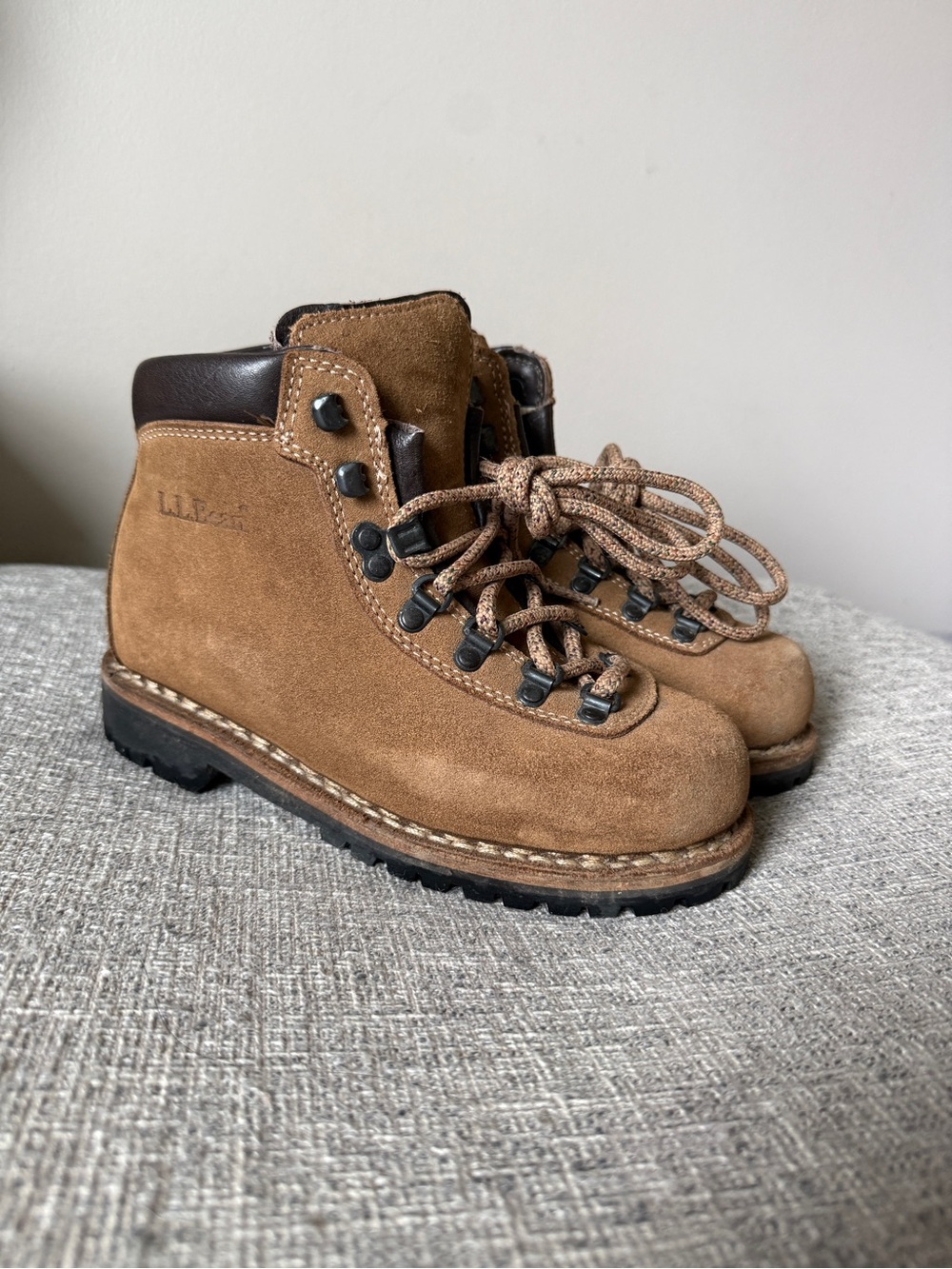 Vintage L.L. Bean hiking boots made in Italy 5